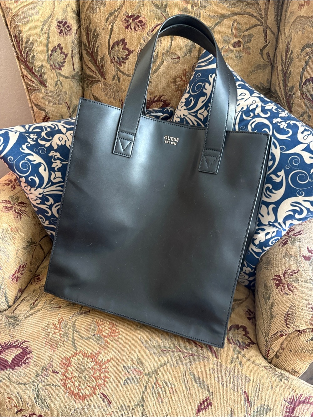 GUESS Black Smooth Leather Shopper Tote